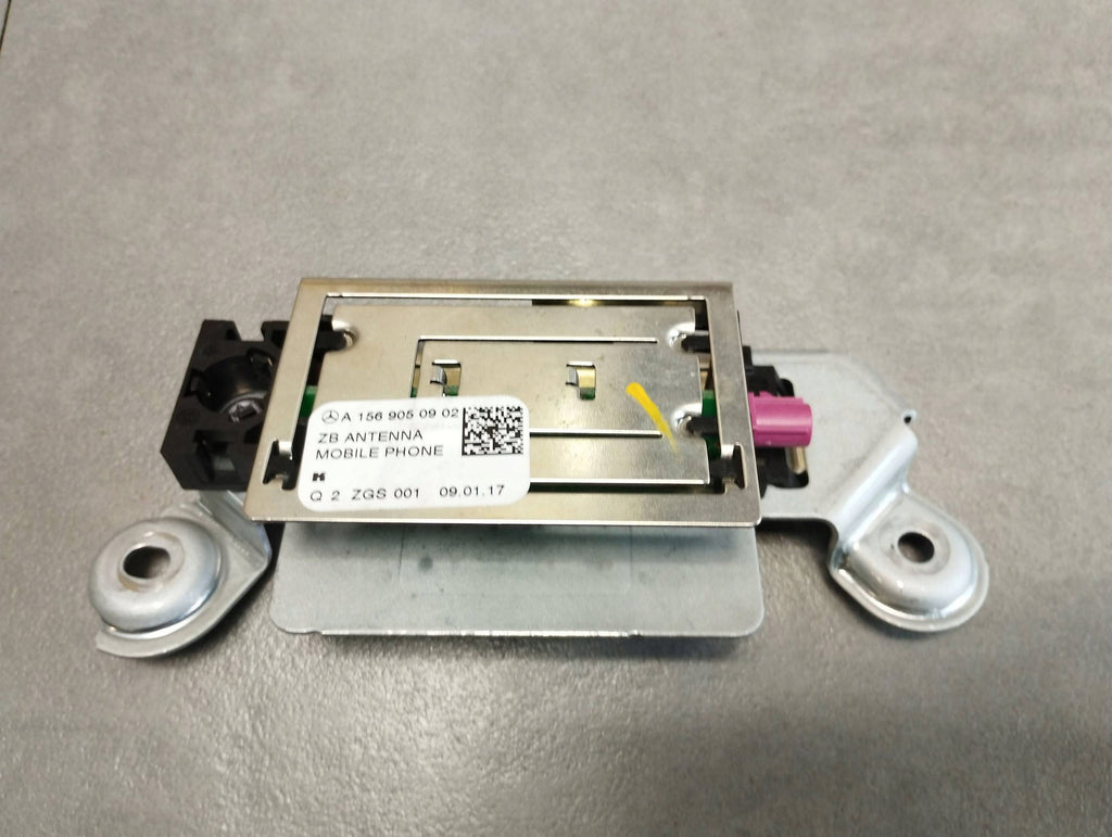 Mercedes-Benz B W246 W242 ANTENNA AMPLIFIER A1569050902