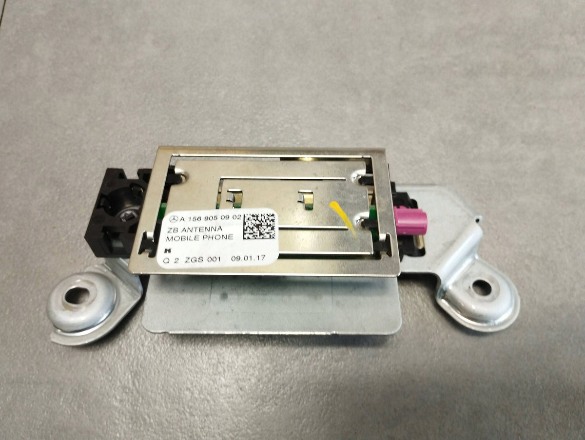 Mercedes-Benz B W246 W242 ANTENNA AMPLIFIER A1569050902