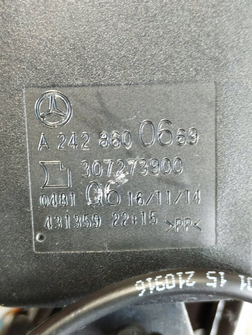 Mercedes-Benz B W246 W242 BELT BUCKLE REAR CLASP A2428600669
