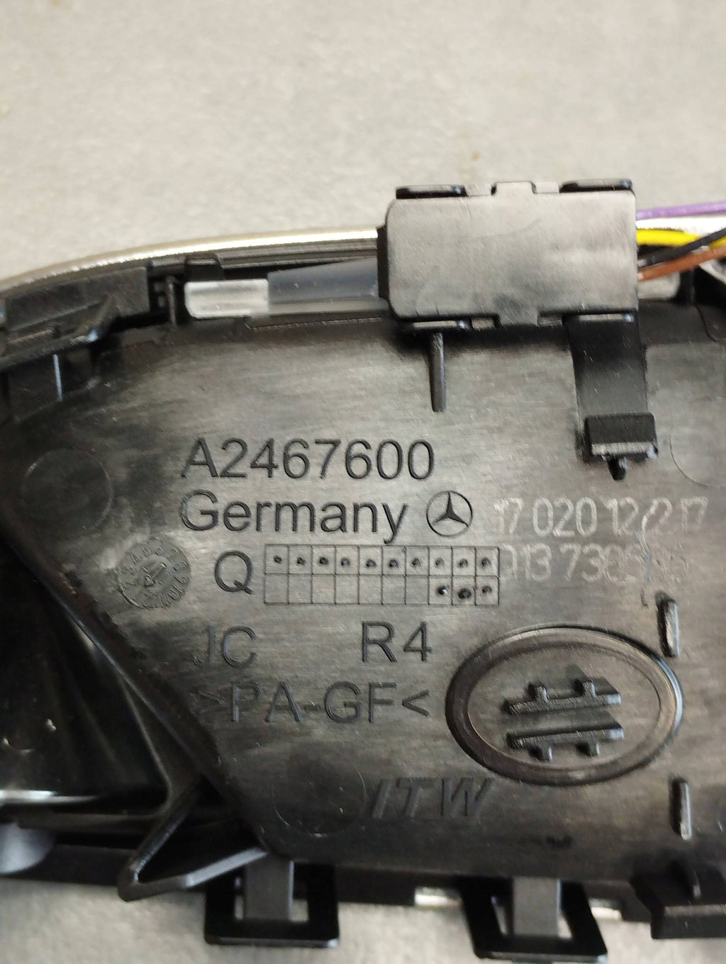 Mercedes-Benz B W246 W242 INTERIOR HANDLE RIGHT FRONT A2467600