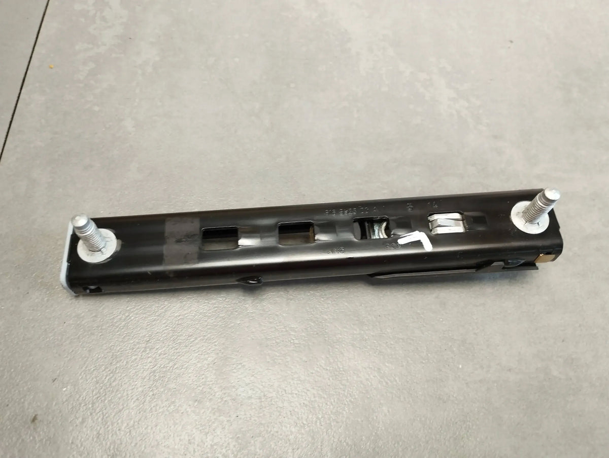 Mercedes-Benz CLS C218 BELT HEIGHT ADJUSTMENT 616582300A