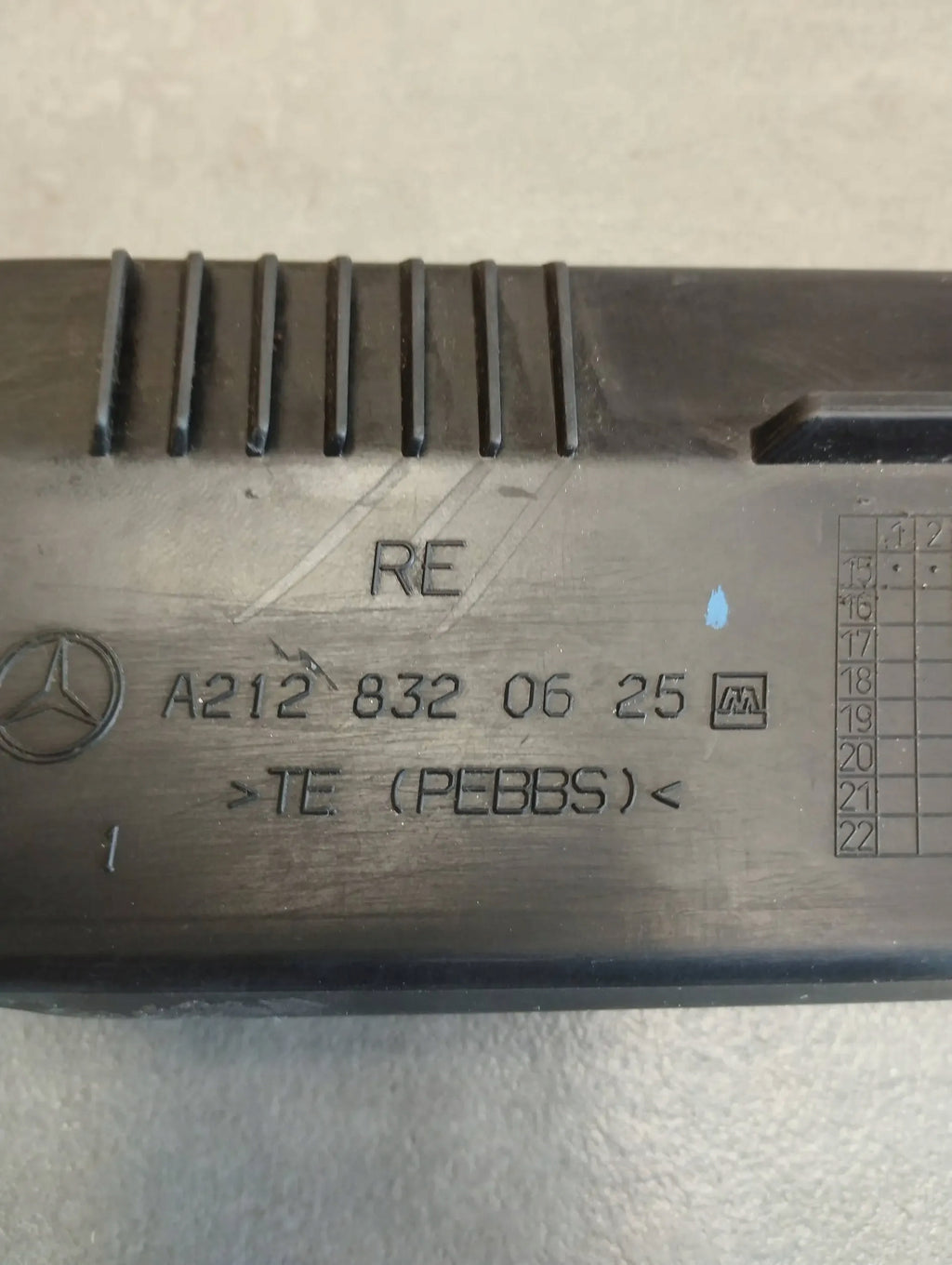 Mercedes-Benz CLS C218 CHANNEL WATER DRAIN A2128320625