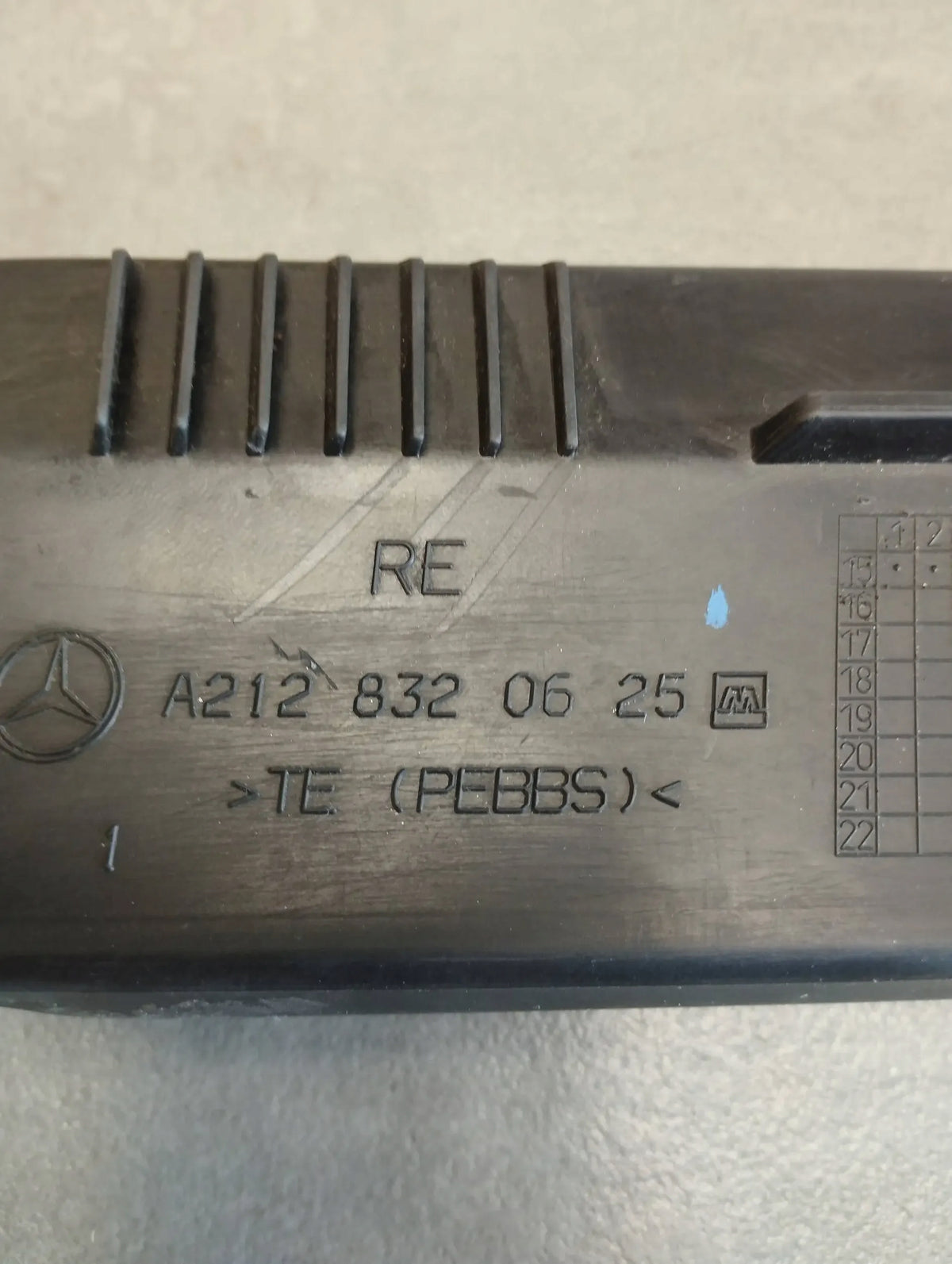 Mercedes-Benz CLS C218 CHANNEL WATER DRAIN A2128320625