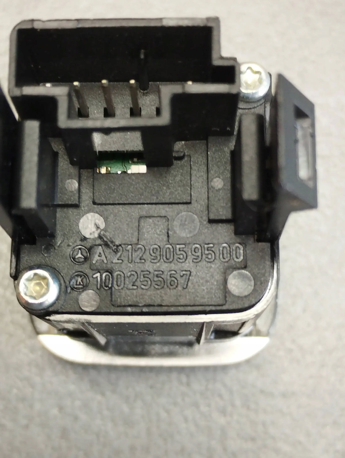 Mercedes-Benz CLS C218 COUCH HEATING SWITCH A2129059500