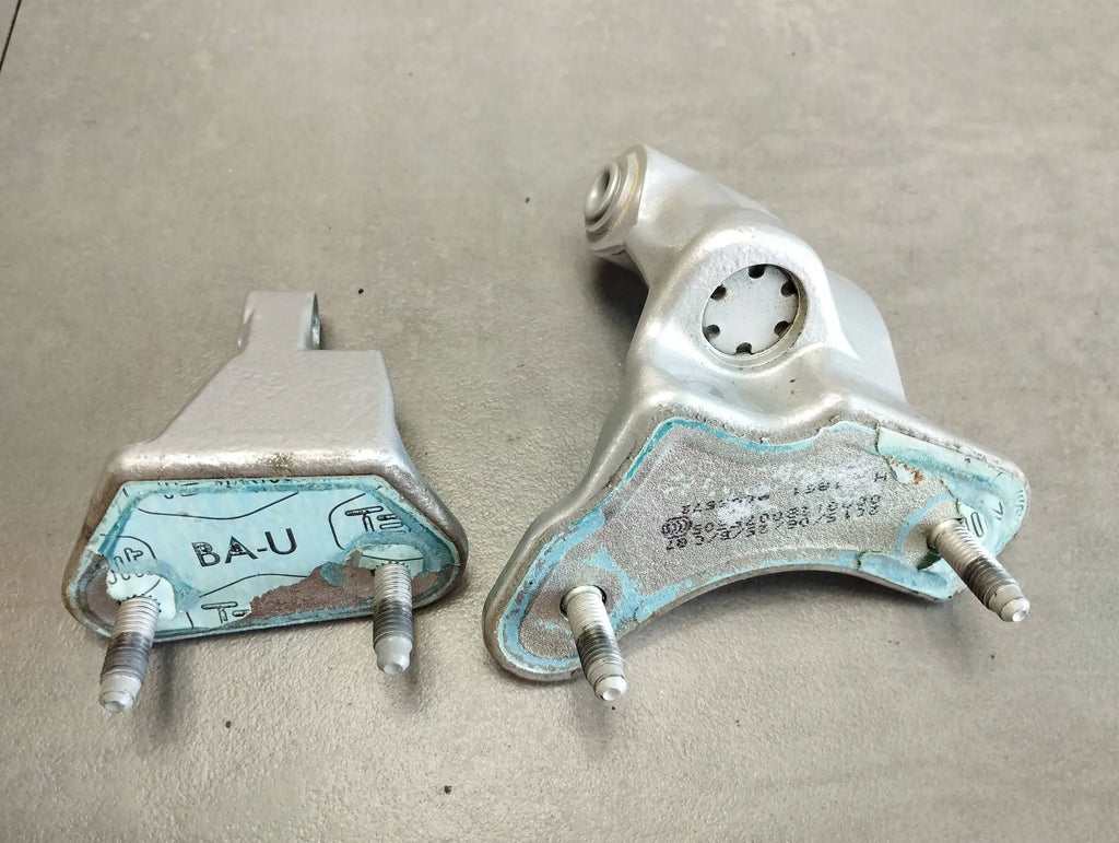Mercedes-Benz CLS C218 DOOR HINGES LEFT REAR WITH BODY