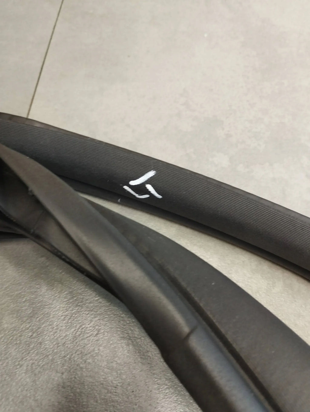 Mercedes-Benz CLS C218 DOOR SEAL LEFT REAR A2187301378