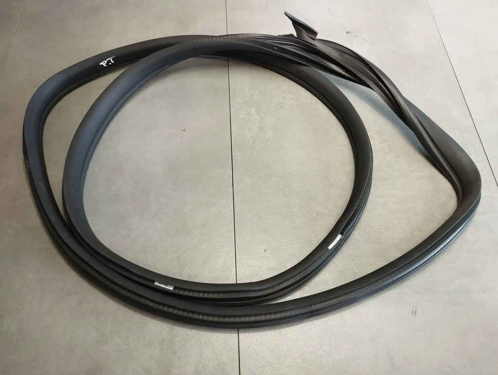 Mercedes-Benz CLS C218 DOOR SEAL RIGHT REAR A2126804940