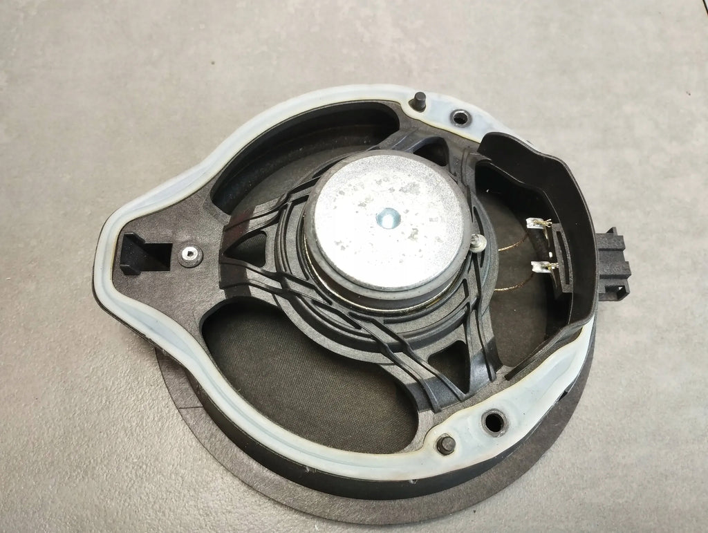 Mercedes-Benz CLS C218 DOOR SPEAKER RIGHT REAR