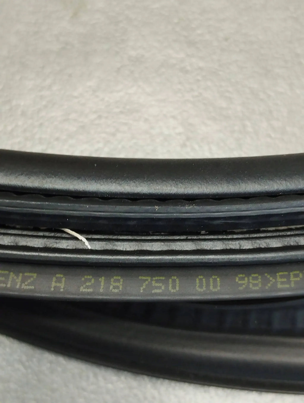 Mercedes-Benz CLS C218 FLAP SEAL REAR