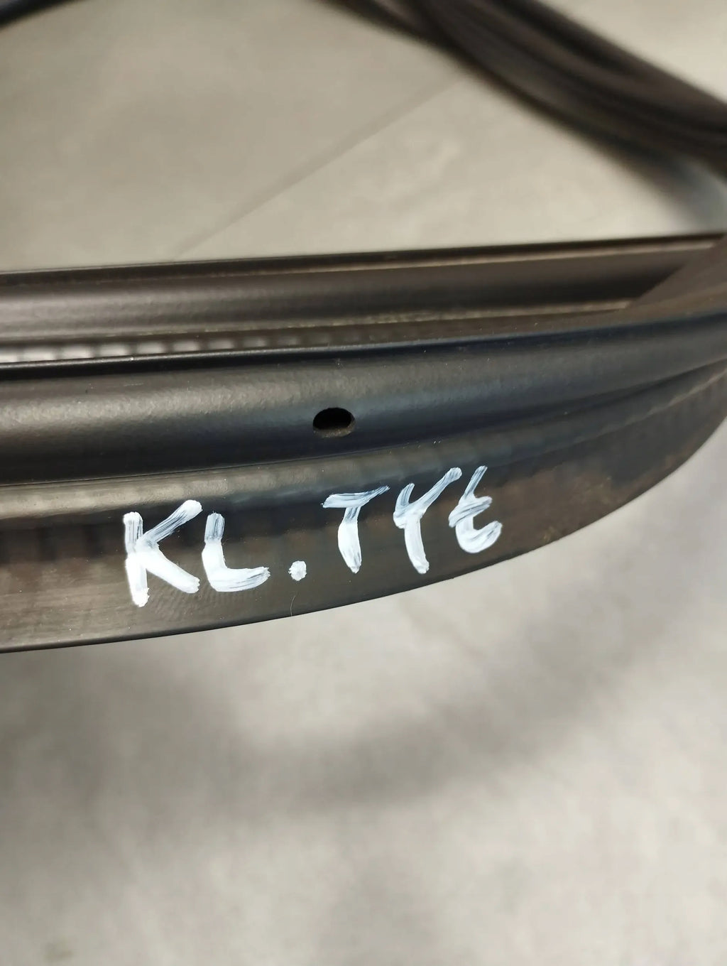 Mercedes-Benz CLS C218 FLAP SEAL REAR
