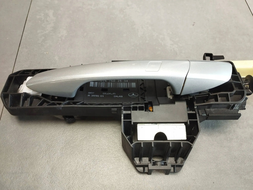 Mercedes-Benz CLS C218 HANDLE LEFT REAR KEYLESS 775