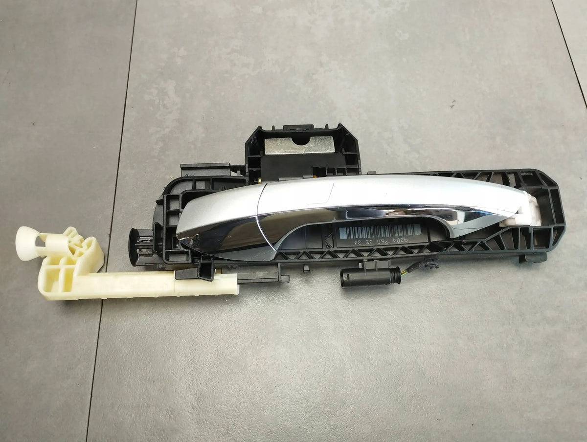 Mercedes-Benz CLS C218 HANDLE LEFT REAR KEYLESS 775