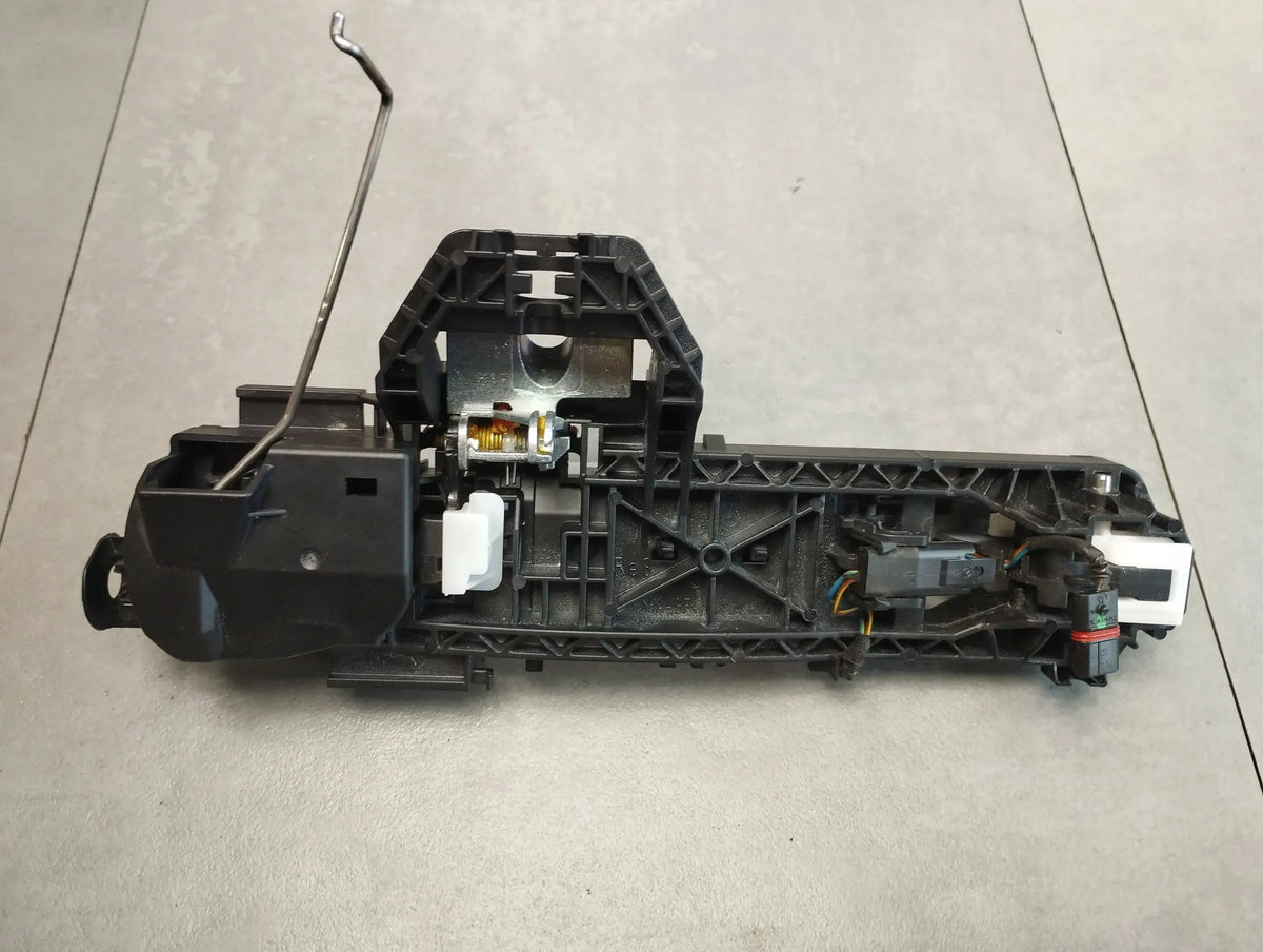 Mercedes-Benz CLS C218 HANDLE RIGHT FRONT KEYLESS A2047602634 775 UK