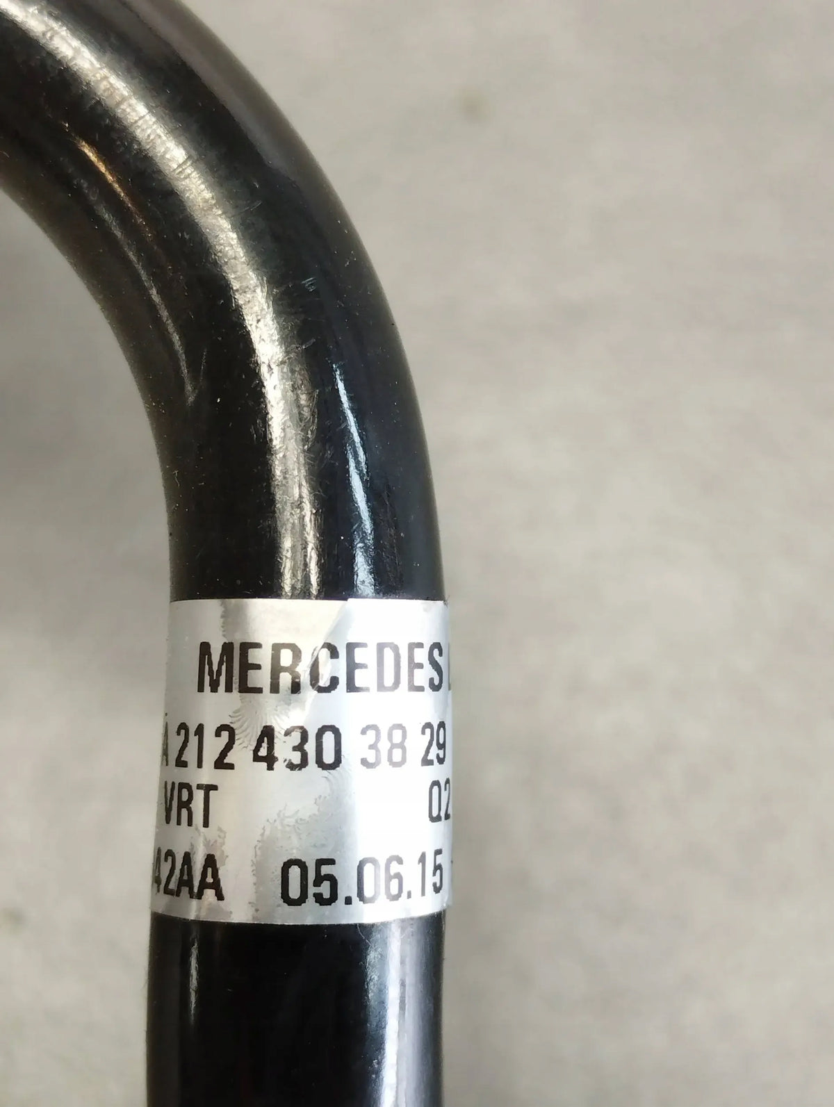 Mercedes-Benz CLS C218 X218 VACUUM CABLE A2124303829