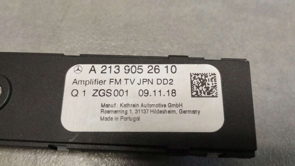 Mercedes-Benz E W213 ANTENNA AMPLIFIER A2139052610