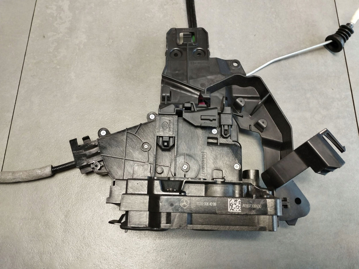 Mercedes-Benz E W213 DOOR LOCK LEFT REAR A2220064099