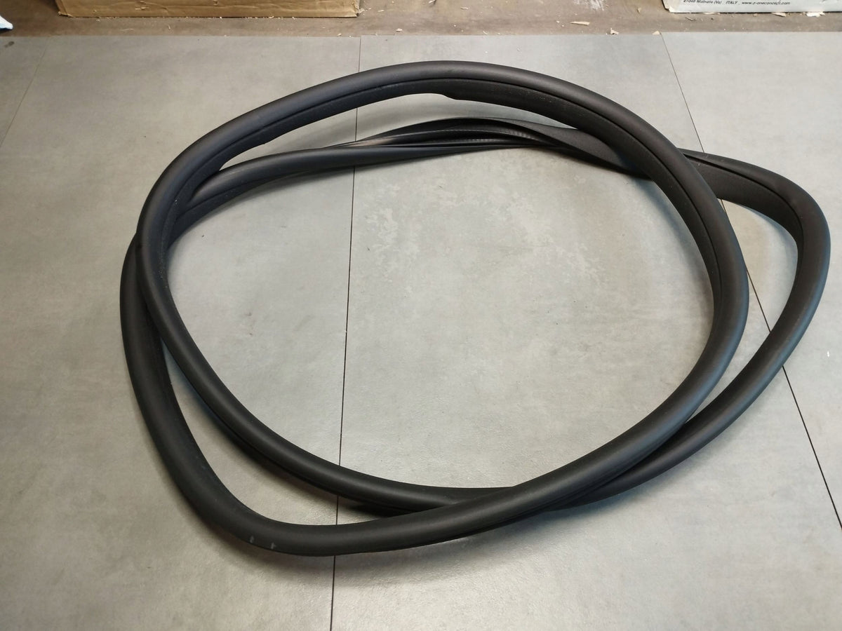 Mercedes-Benz E W213 DOOR SEAL RIGHT REAR A2136970251