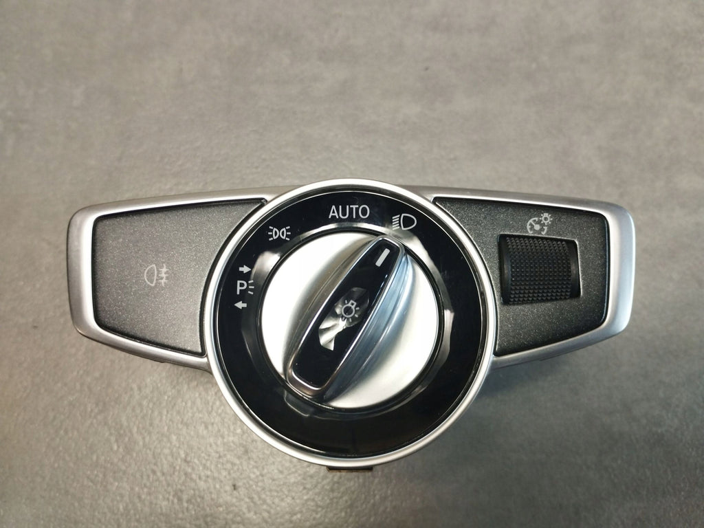 Mercedes-Benz E W213 LIGHT SWITCH A2229055508