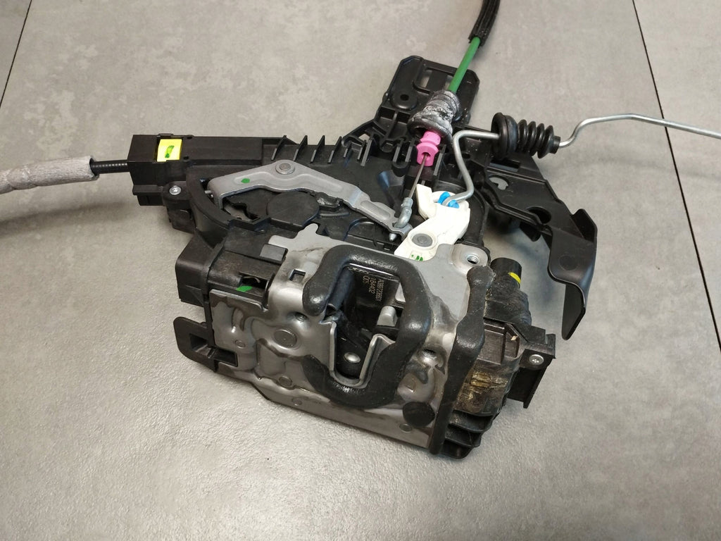 Mercedes-Benz E W213 RIGHT FRONT LOCK A2220063999 UK