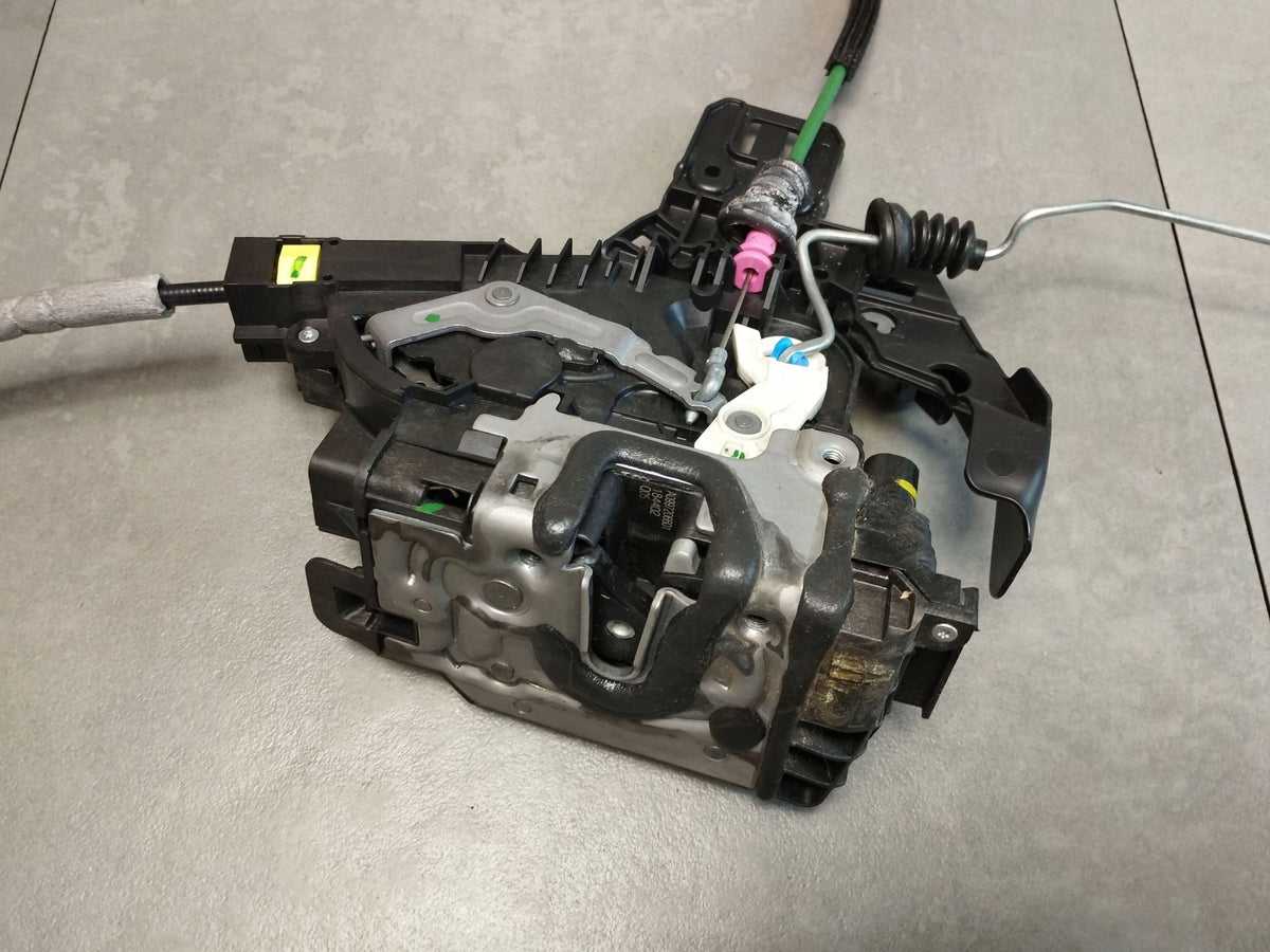 Mercedes-Benz E W213 RIGHT FRONT LOCK A2220063999 UK
