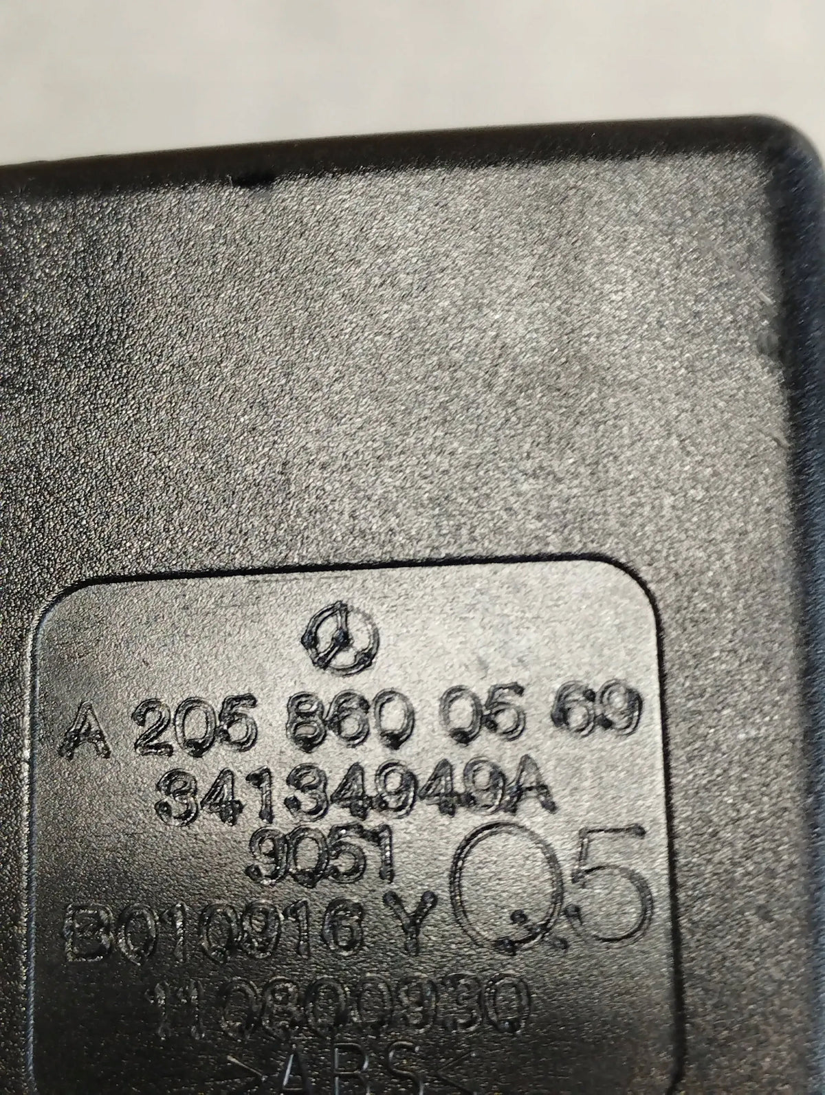 Mercedes-Benz GLC X253 BELT CLASP BUCKLE A2058600569
