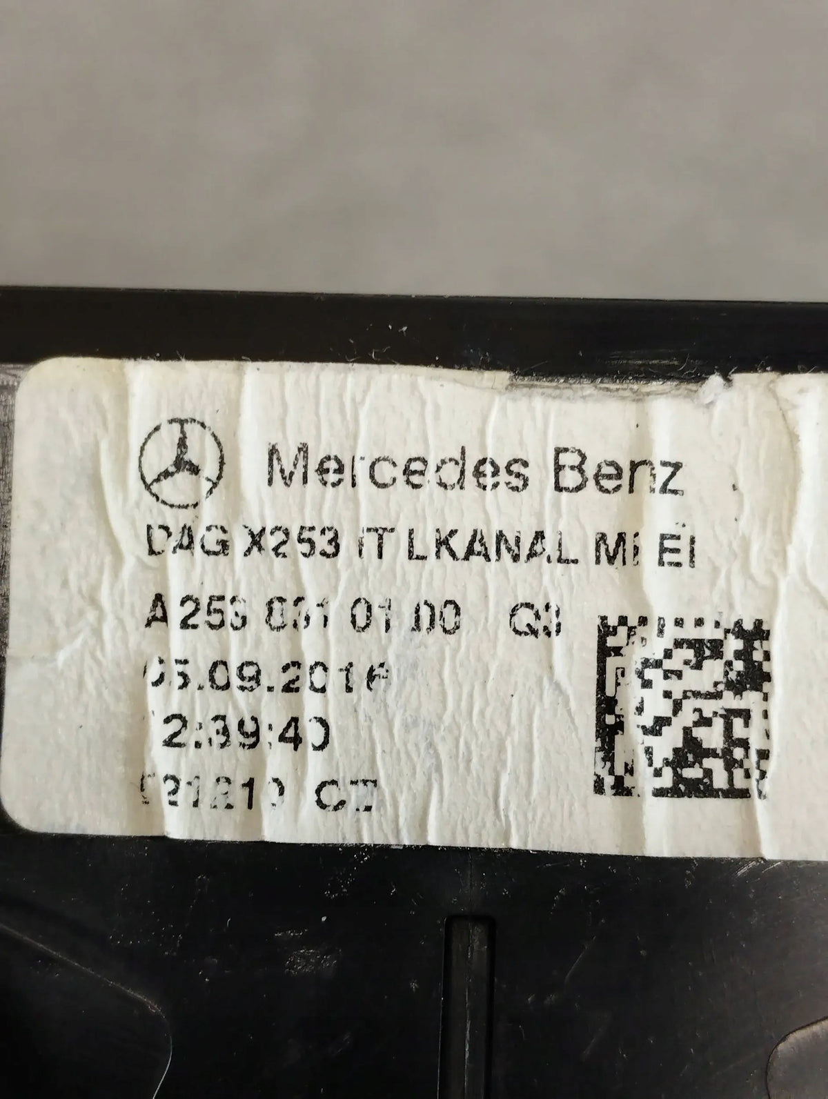Mercedes-Benz GLC X253 CENTRAL AIR CHANNEL A2538310100