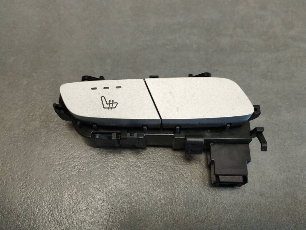 Mercedes-Benz GLC X253 SEAT HEATING SWITCH LEFT A2059050004