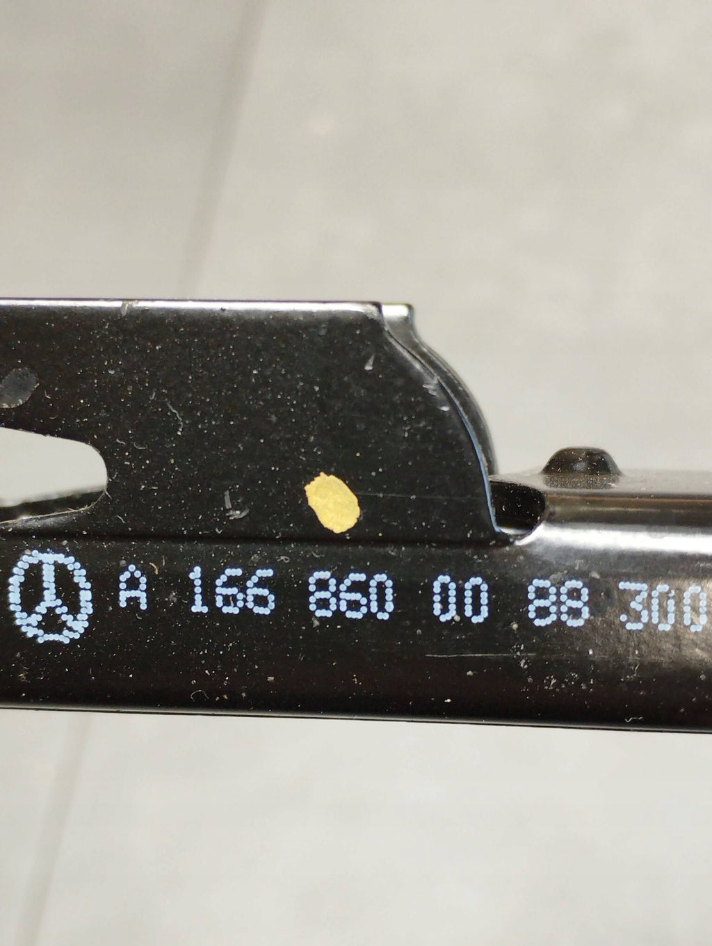 Mercedes-Benz GLE W166 BELT SLIDER ADJUSTMENT A1668600088
