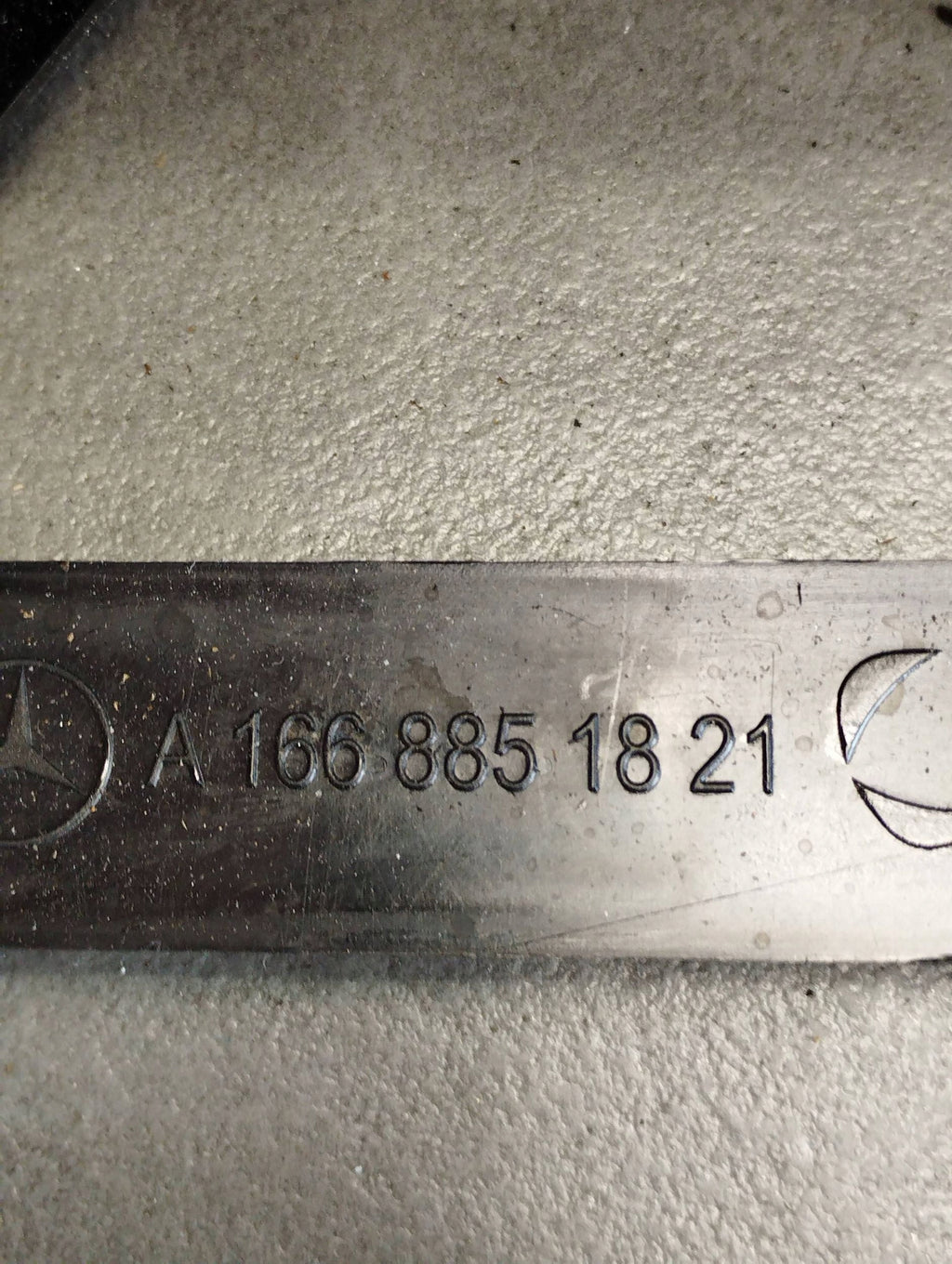 Mercedes-Benz GLE W166 BUMPER SLIDE RIGHT REAR A1668851821