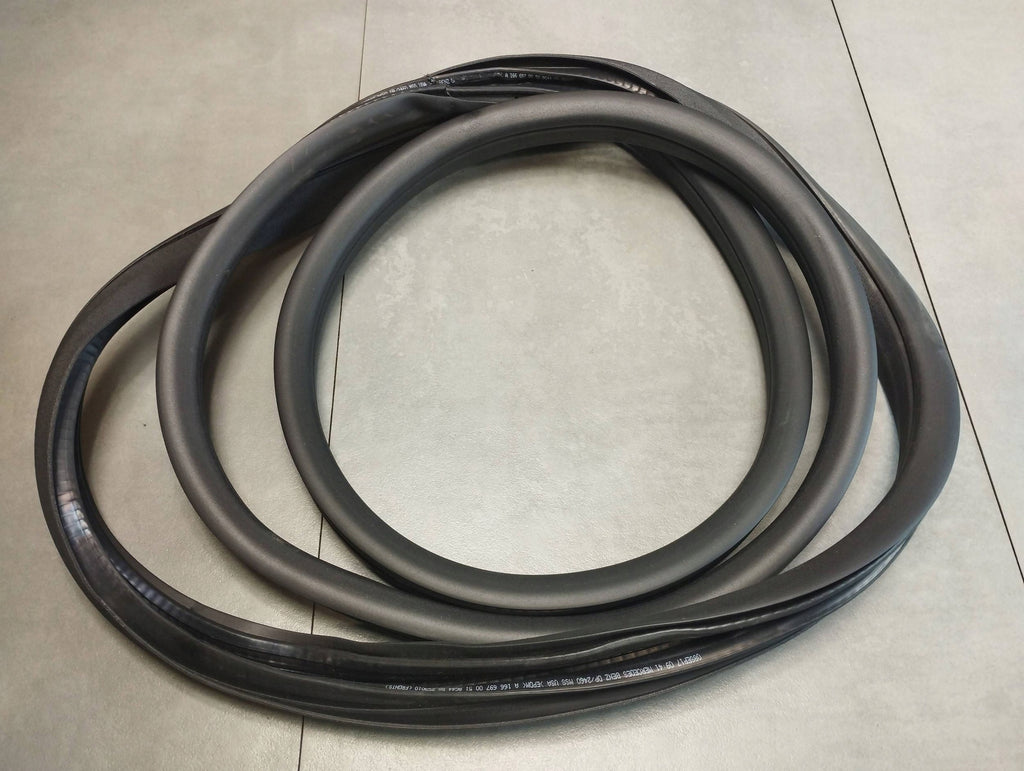 Mercedes-Benz GLE W166 DOOR SEAL RIGHT FRONT A1666970051