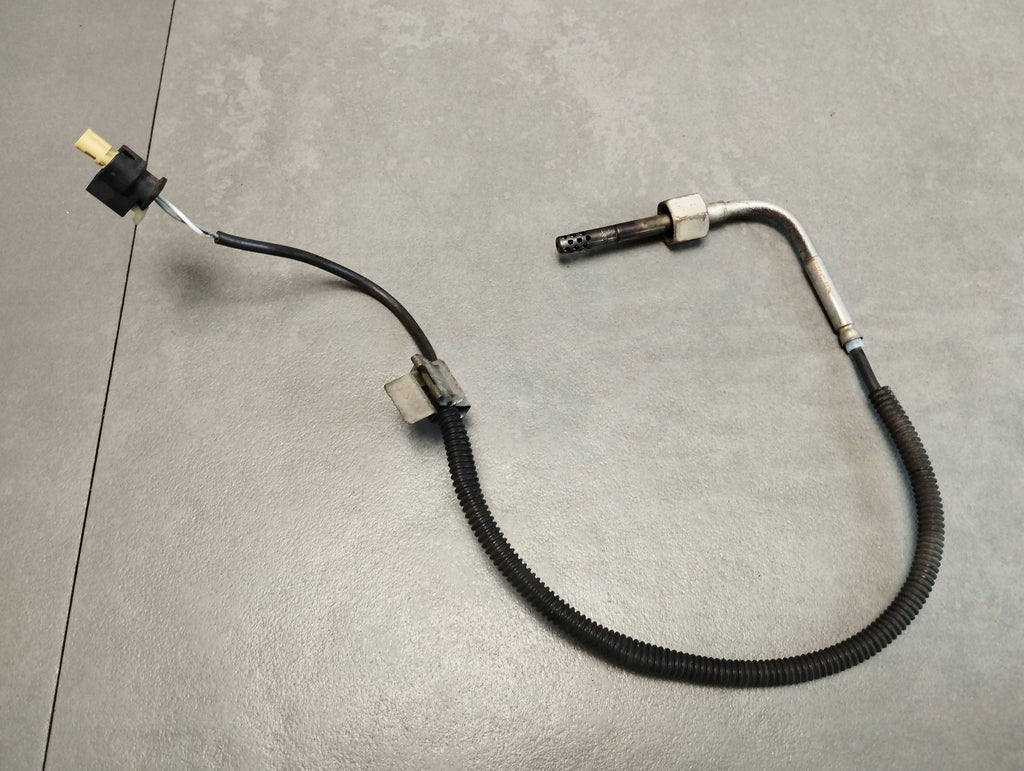 Mercedes-Benz GLE W166 EXHAUST GAS TEMPERATURE SENSOR A0009058604