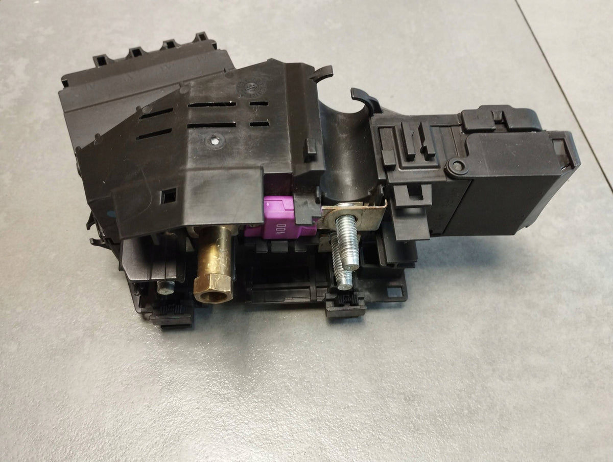 Mercedes-Benz GLE W166 FUSE Box A1665405202