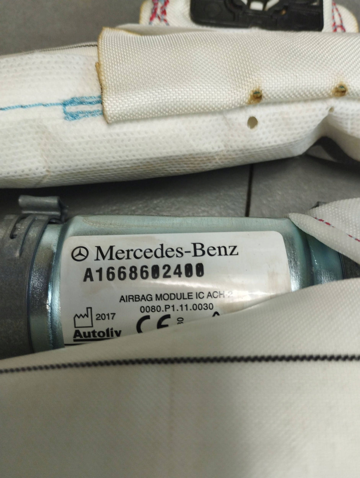 Mercedes-Benz GLE W166 LEFT CURTAIN A1668602400