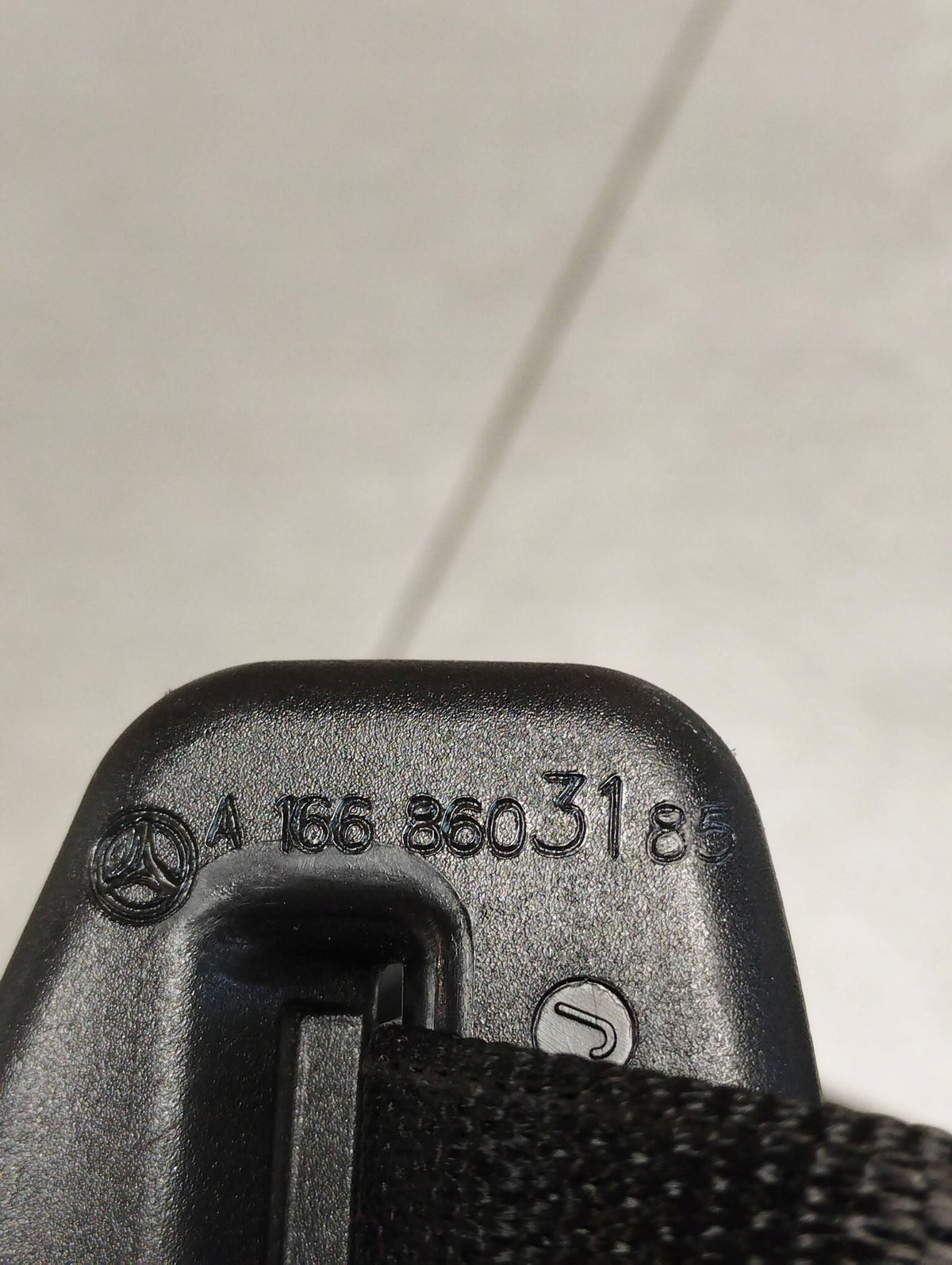 Mercedes-Benz GLE W166 SEAT BELT LEFT REAR A1668603185