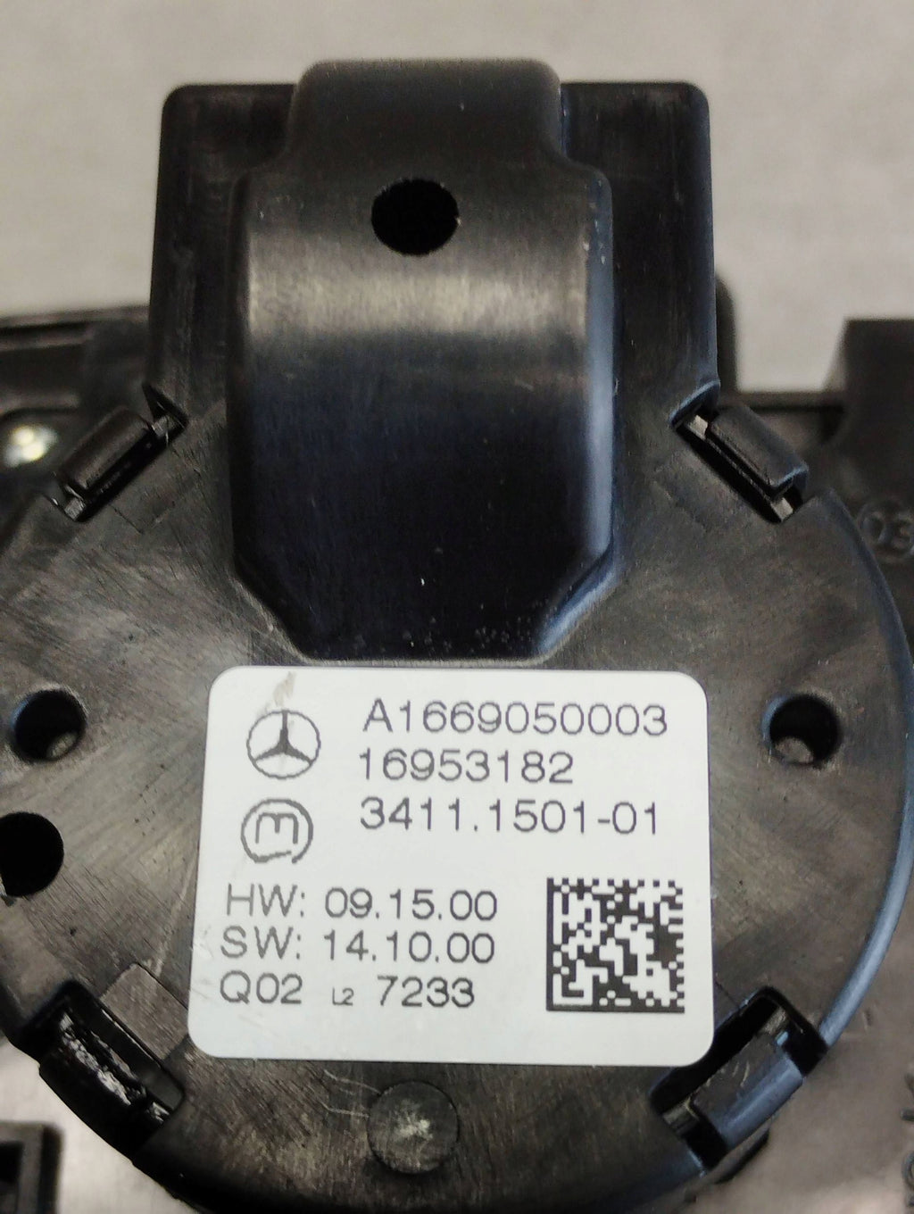 Mercedes-Benz GLE W166 SUSPENSION SWITCH A1669050003