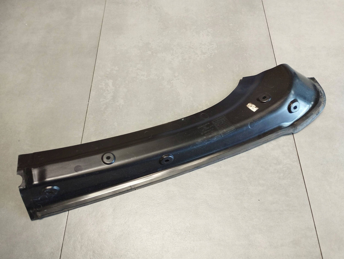 Mercedes-Benz GLE W166 TRUNK RECESS COVER A1666930100