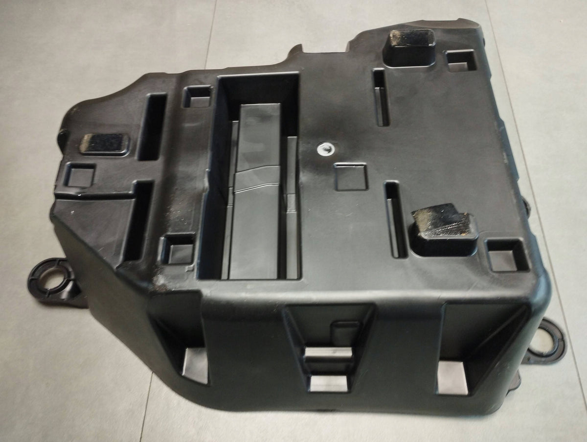 Mercedes-Benz GLE W166 fuse box housing A1665400024