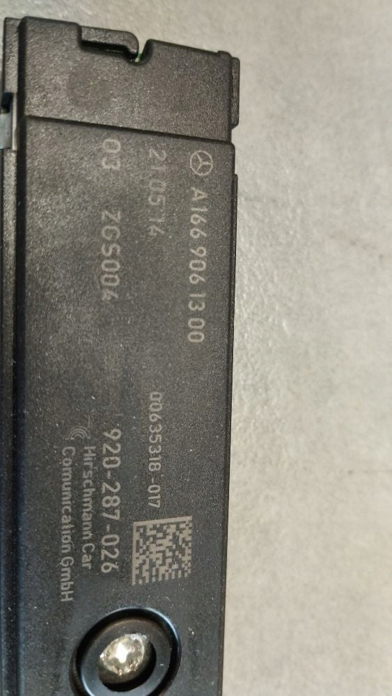 Mercedes-Benz S W222 2014 ANTENNA AMPLIFIER A1669061300