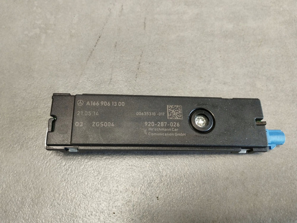 Mercedes-Benz S W222 2014 ANTENNA AMPLIFIER A1669061300