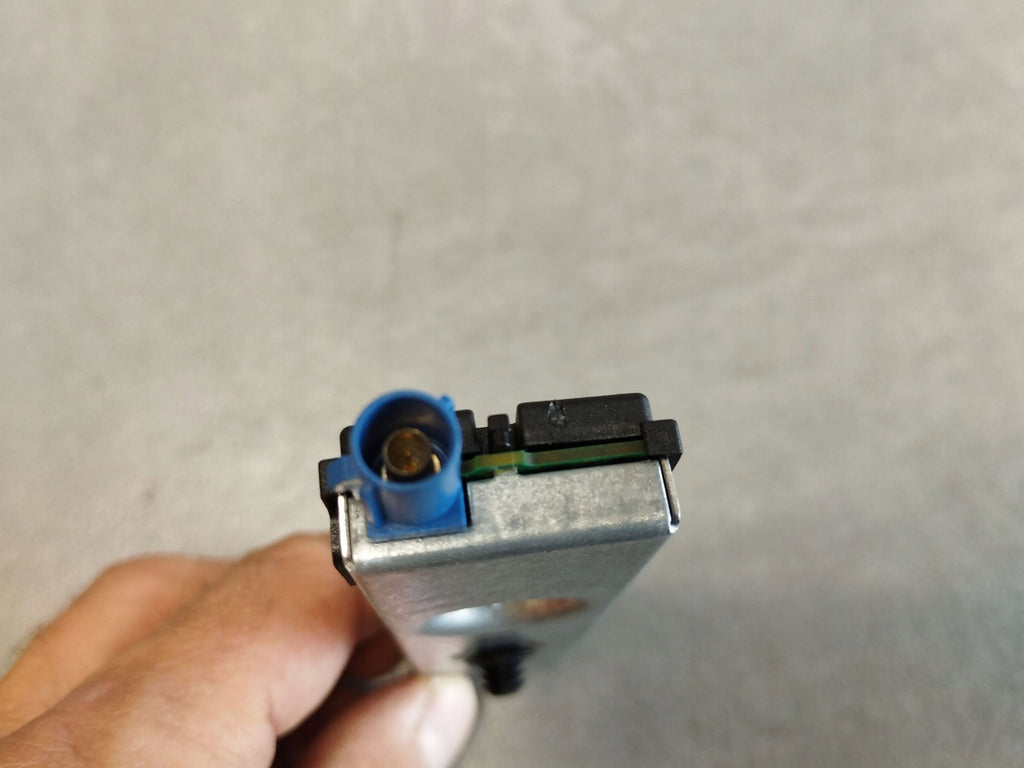 Mercedes-Benz S W222 2014 ANTENNA BOOSTER A1669061300