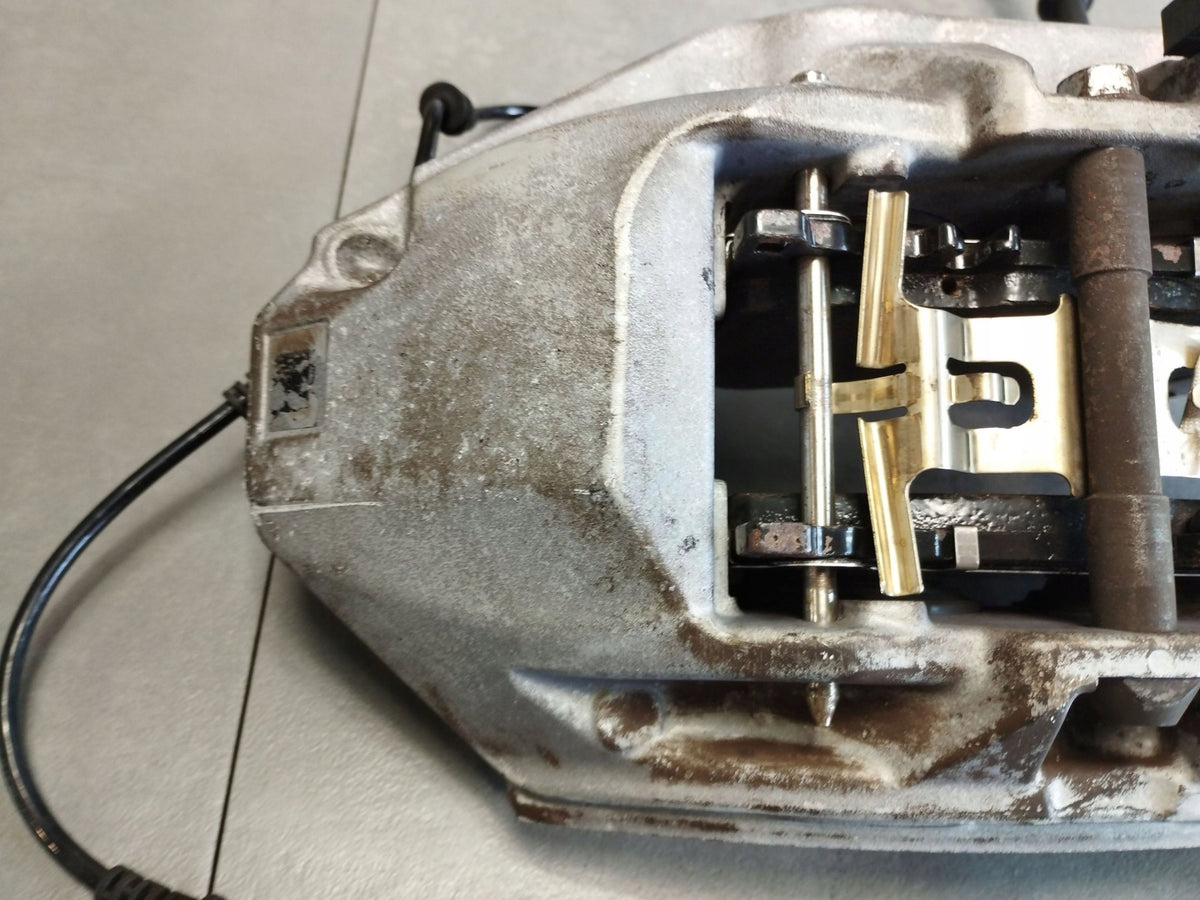 Mercedes-Benz S W222 2014 CLAMP RIGHT FRONT A2224214698