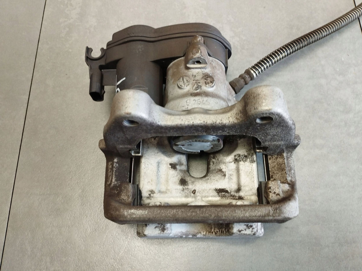Mercedes-Benz S W222 2014 CLAMP RIGHT REAR A2314230881