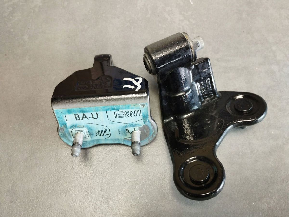 Mercedes-Benz S W222 2014 DOOR HINGES RIGHT REAR WITH BODY A046572