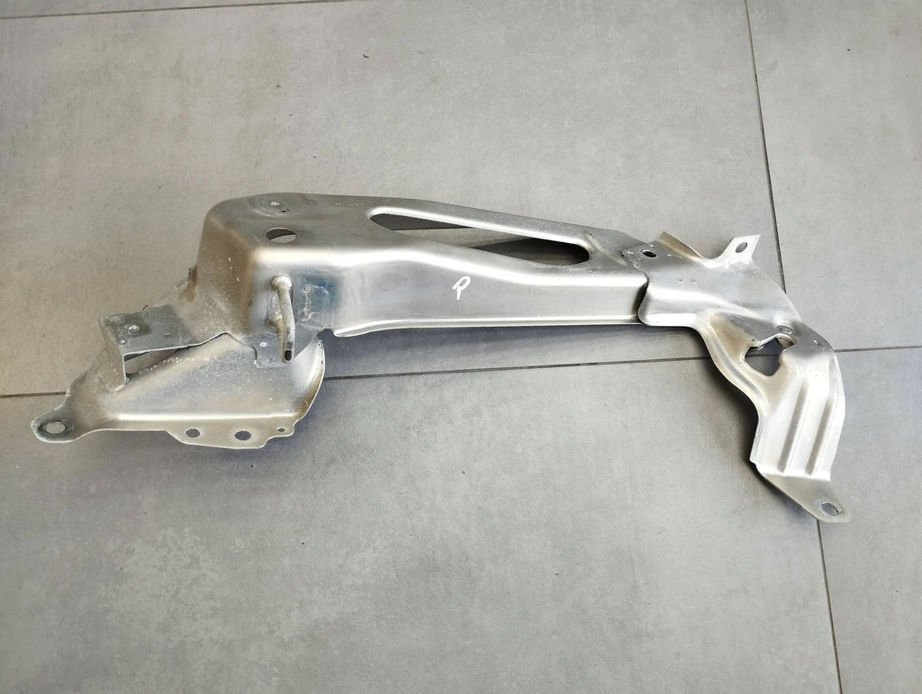 Mercedes ML W164 COUCH MOUNT A1646100831
