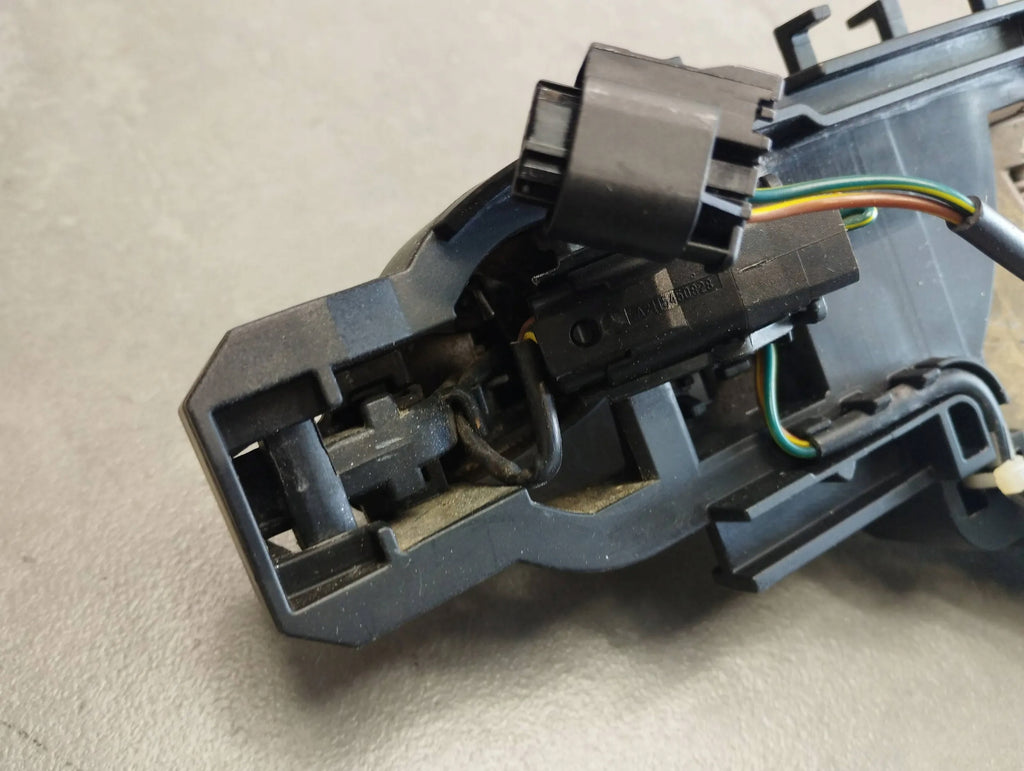 Mercedes ML W164 HANDLE RIGHT REAR KEYLESS 775