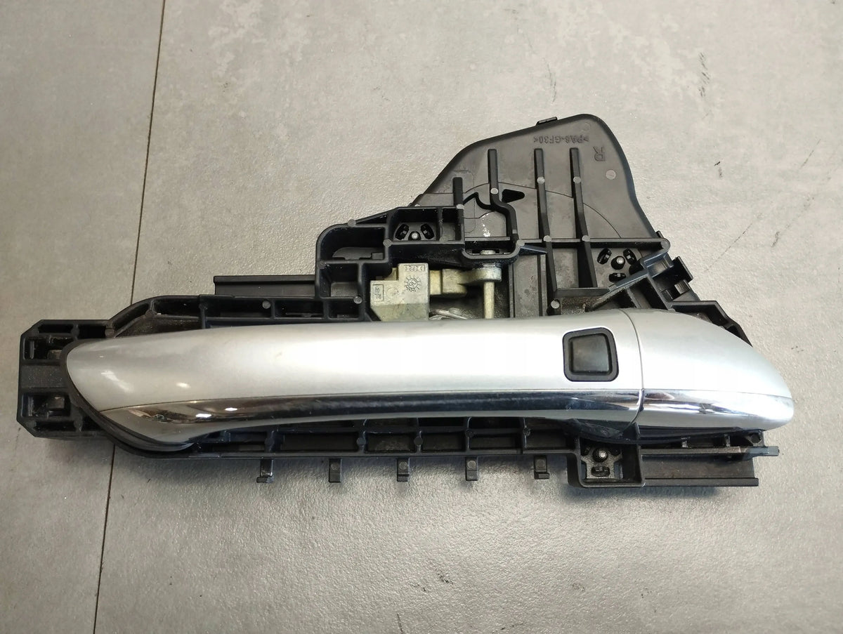Mercedes ML W164 HANDLE RIGHT REAR KEYLESS 775