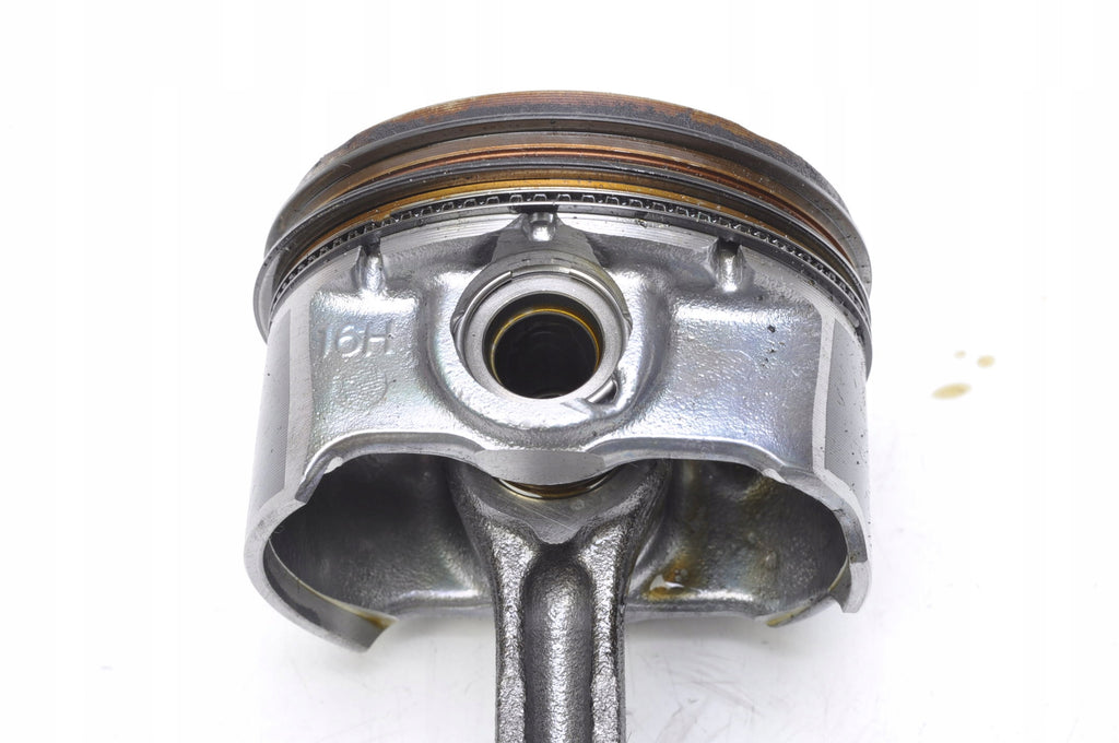 NIRO 1.6 GDI141KM PISTON WITH CONNECTOR G4LE 2021R