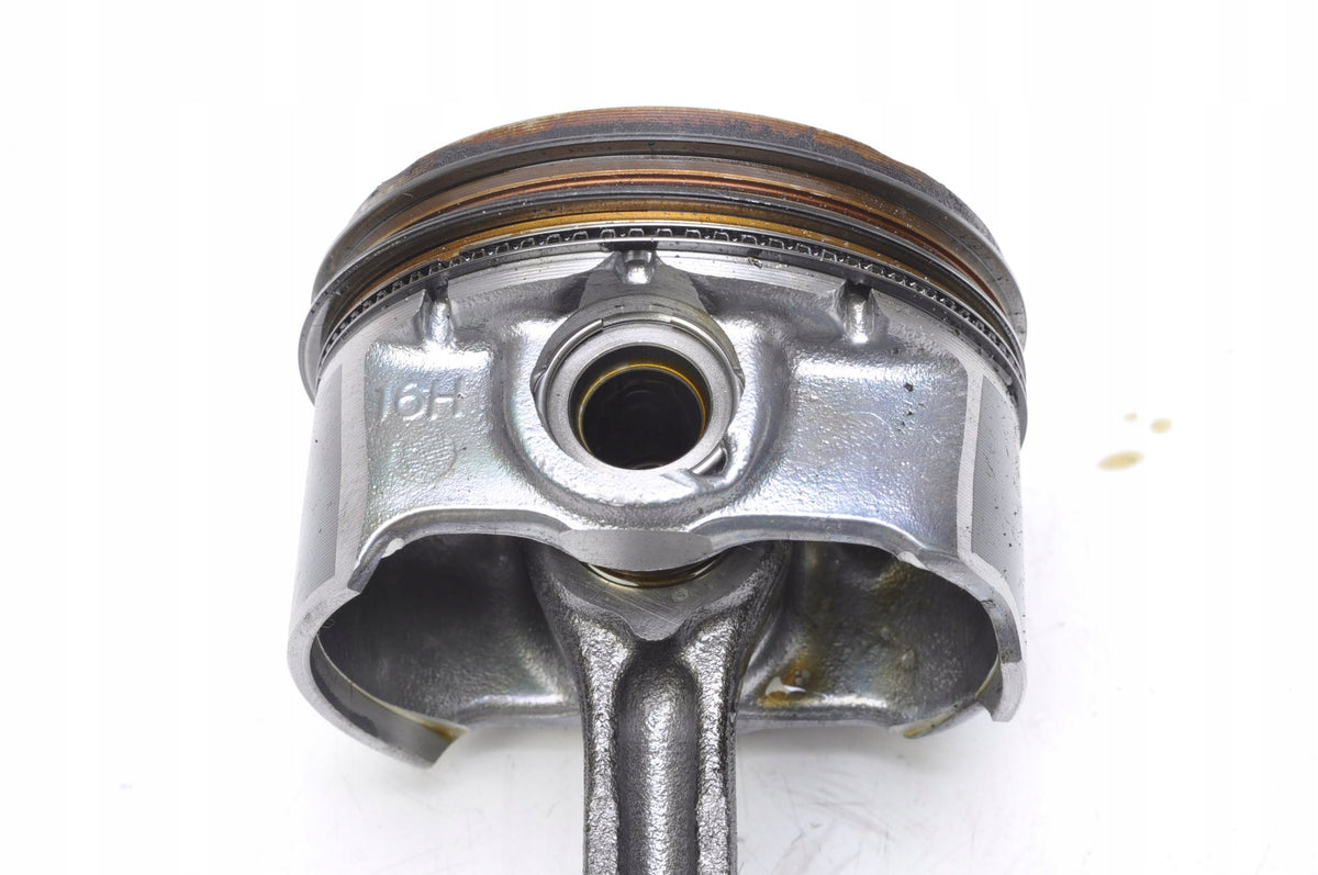 NIRO 1.6 GDI141KM PISTON WITH CONNECTOR G4LE 2021R