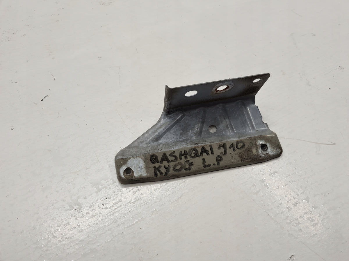NISSAN QASHQAI J10 FENDER BRACKET LEFT FRONT KYOG