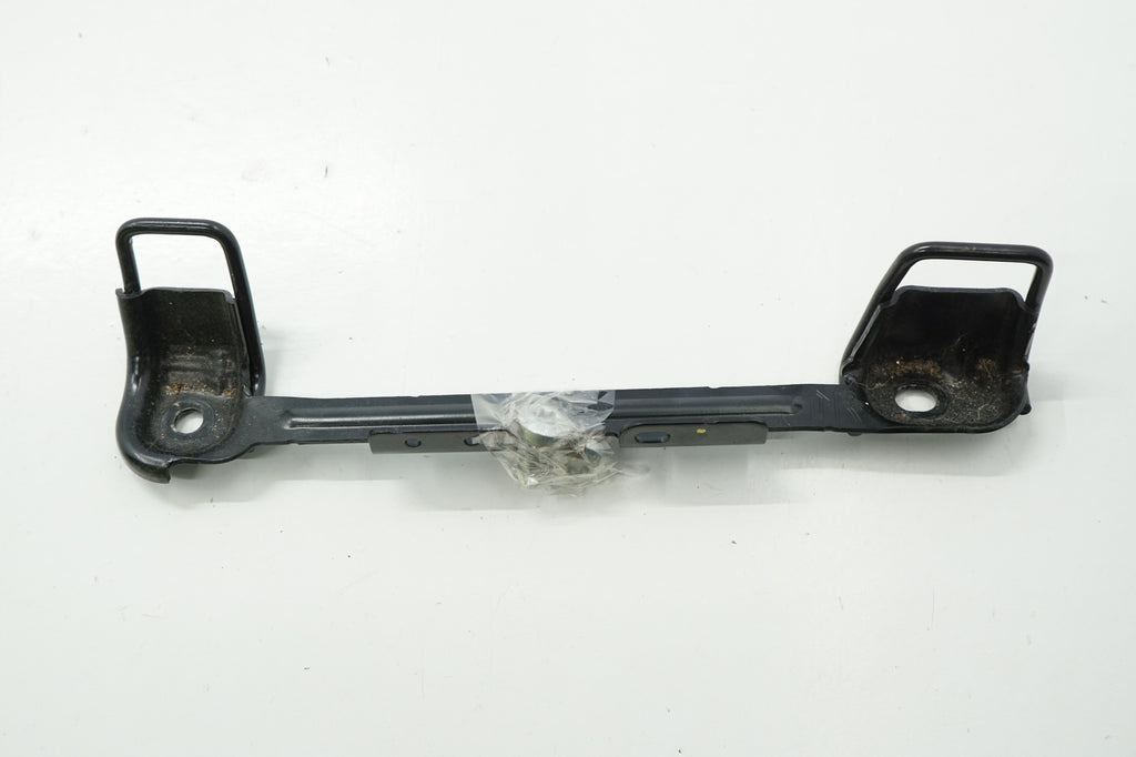 NISSAN QASHQAI J11 14R MOUNT ISOFIX RIGHT SCREWS